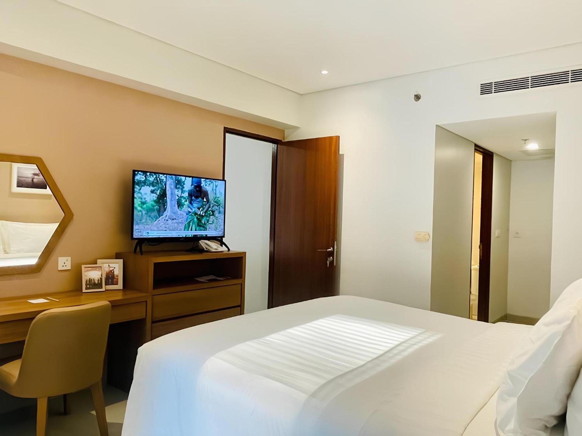 Ramada Encore By Wyndham Bali Seminyak Exterior foto